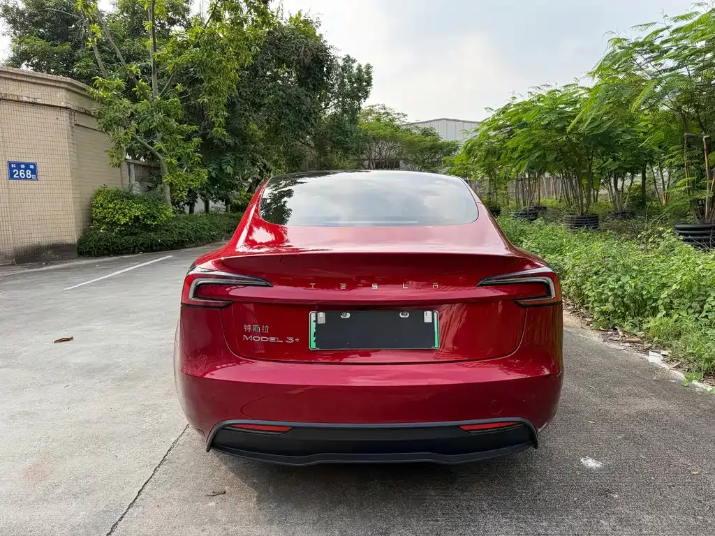 Tesla Model 3 — фото 5
