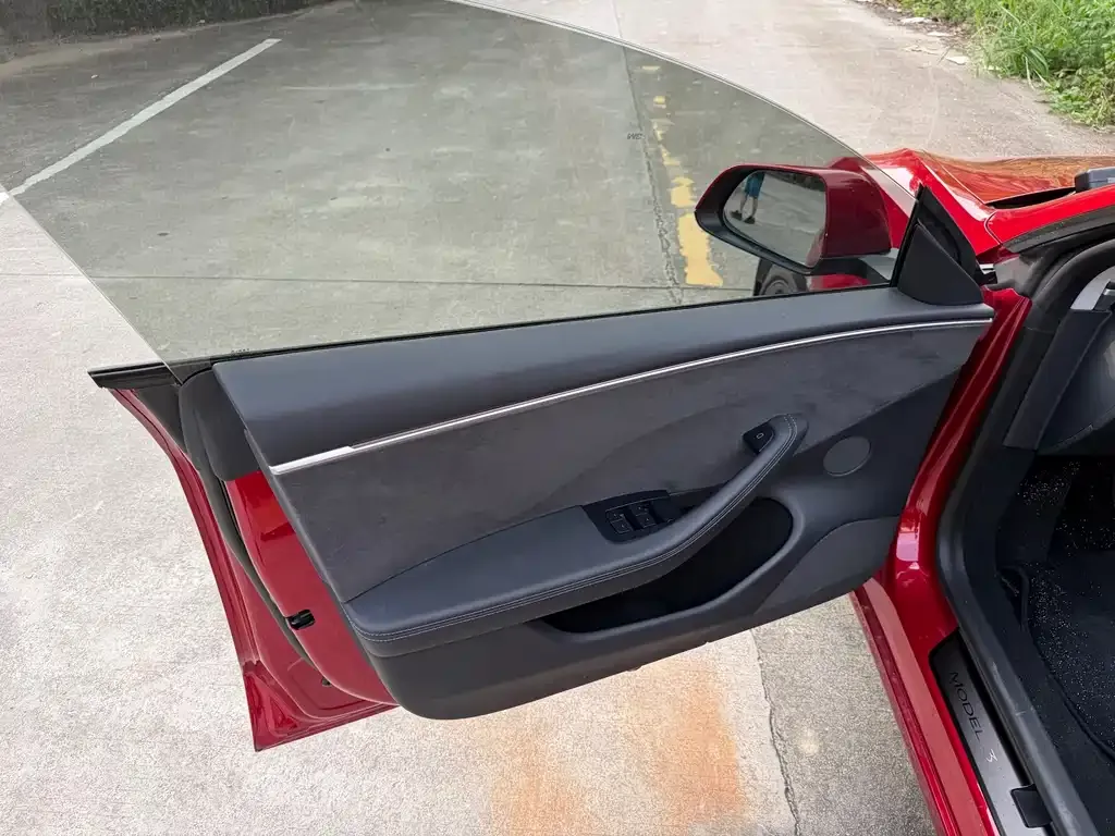 Tesla Model 3 — фото 2