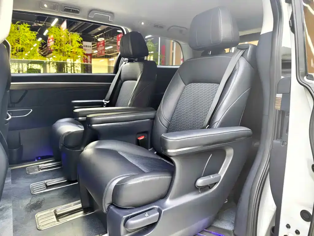 GAC Motor Trumpchi M8 — фото 10