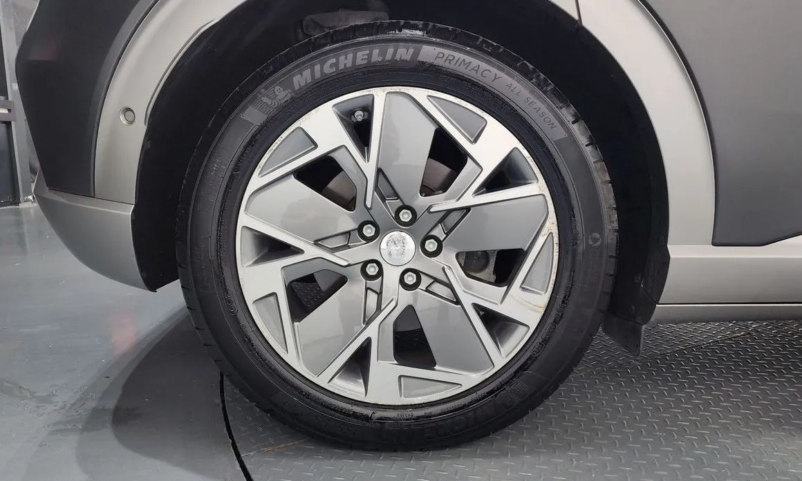 Genesis GV60 — фото 10