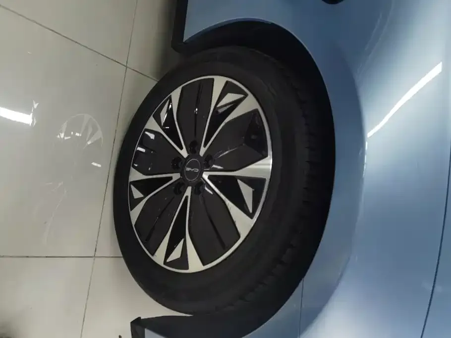 BYD Seal — фото 8