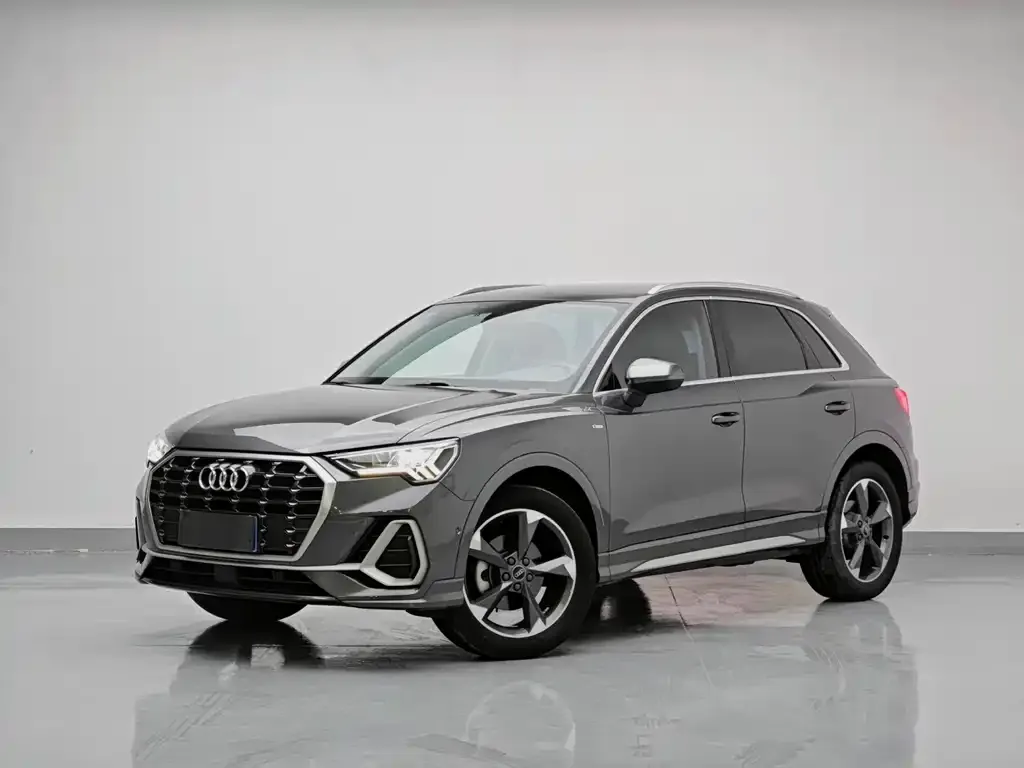 Audi Q3 — фото 1
