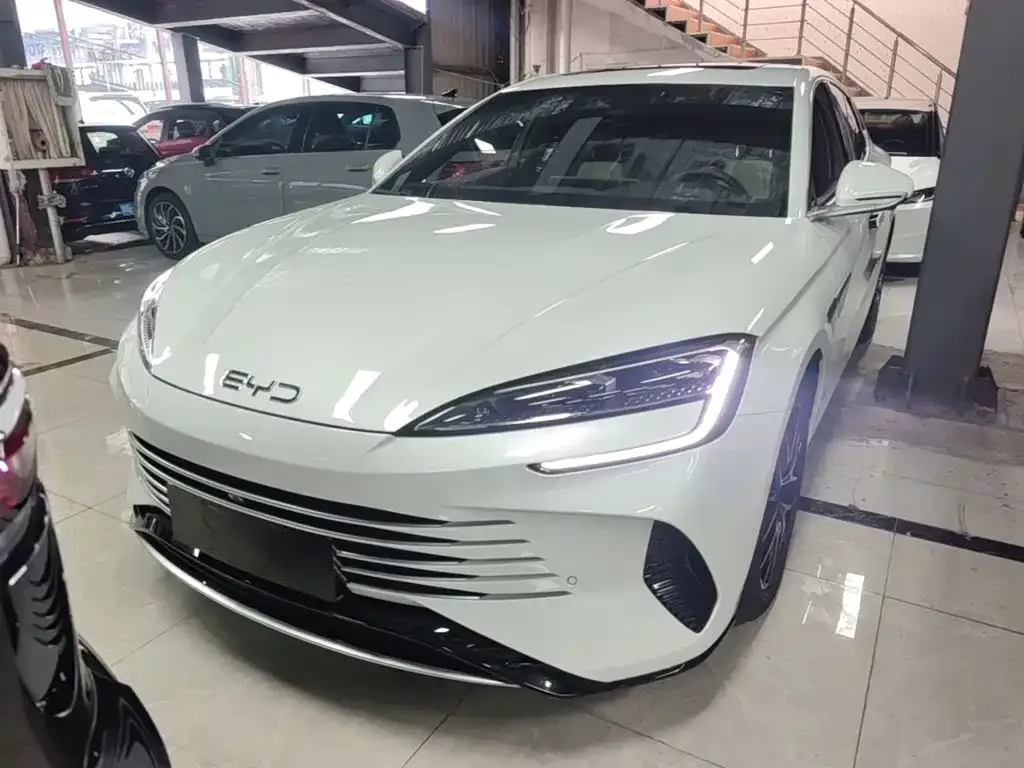 BYD Seal — фото 8