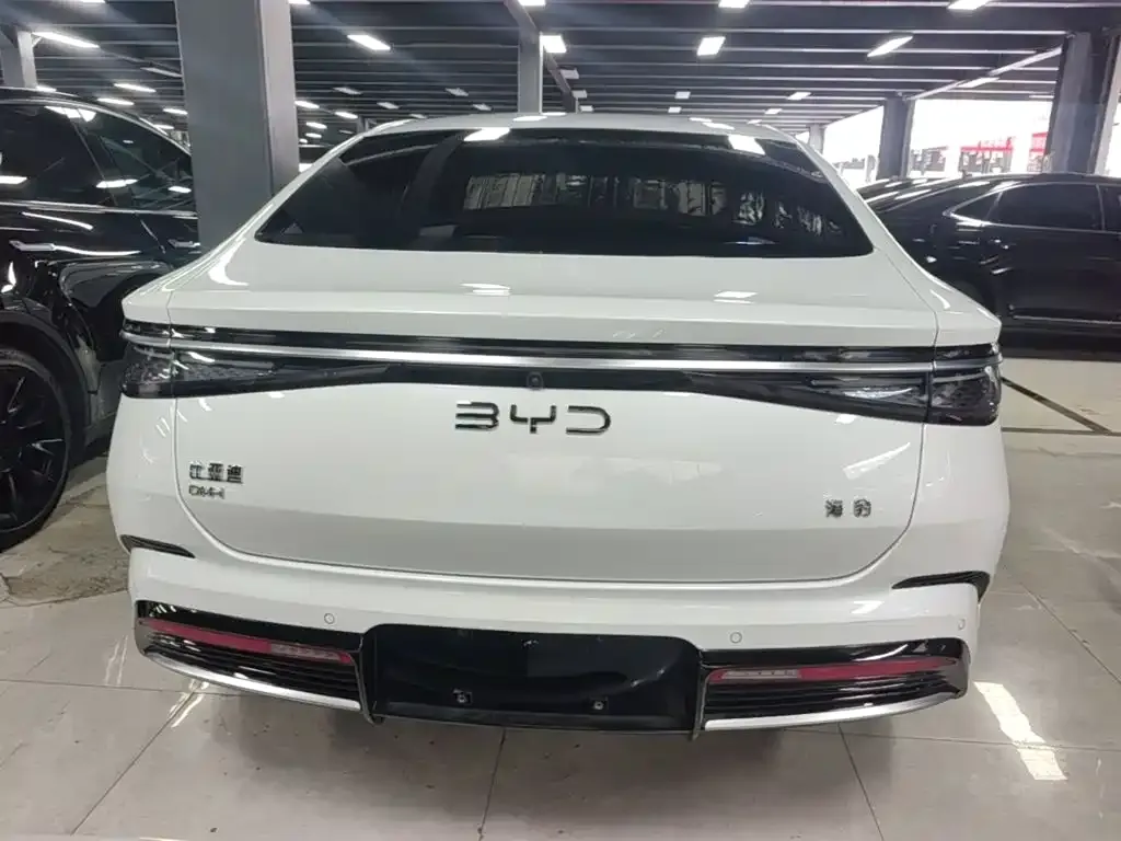 BYD Seal — фото 4