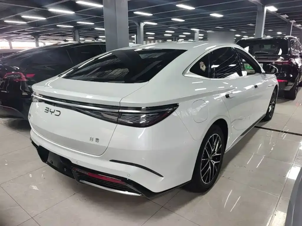 BYD Seal — фото 7