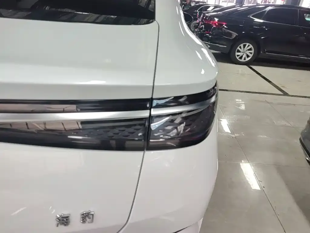 BYD Seal — фото 2