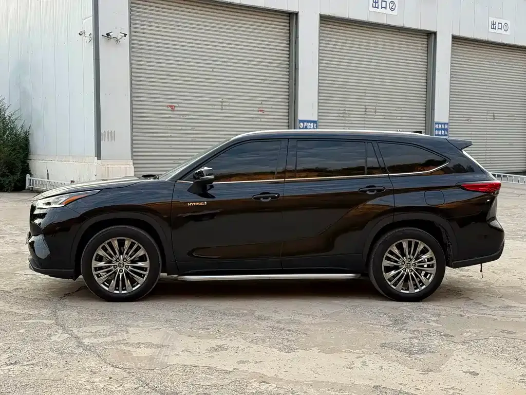 Toyota Highlander — фото 9