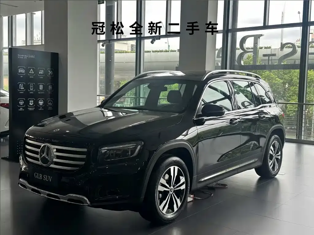 Mercedes-Benz GLB — фото 1