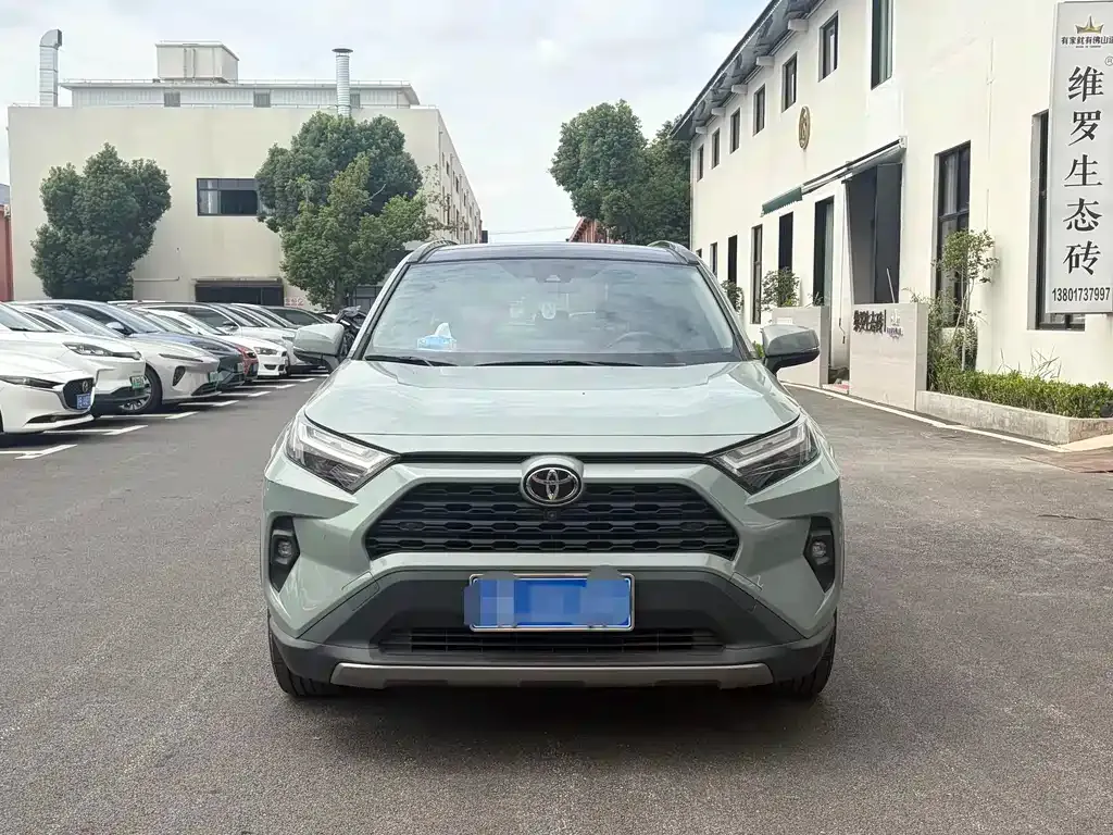 Toyota RAV4 — фото 7