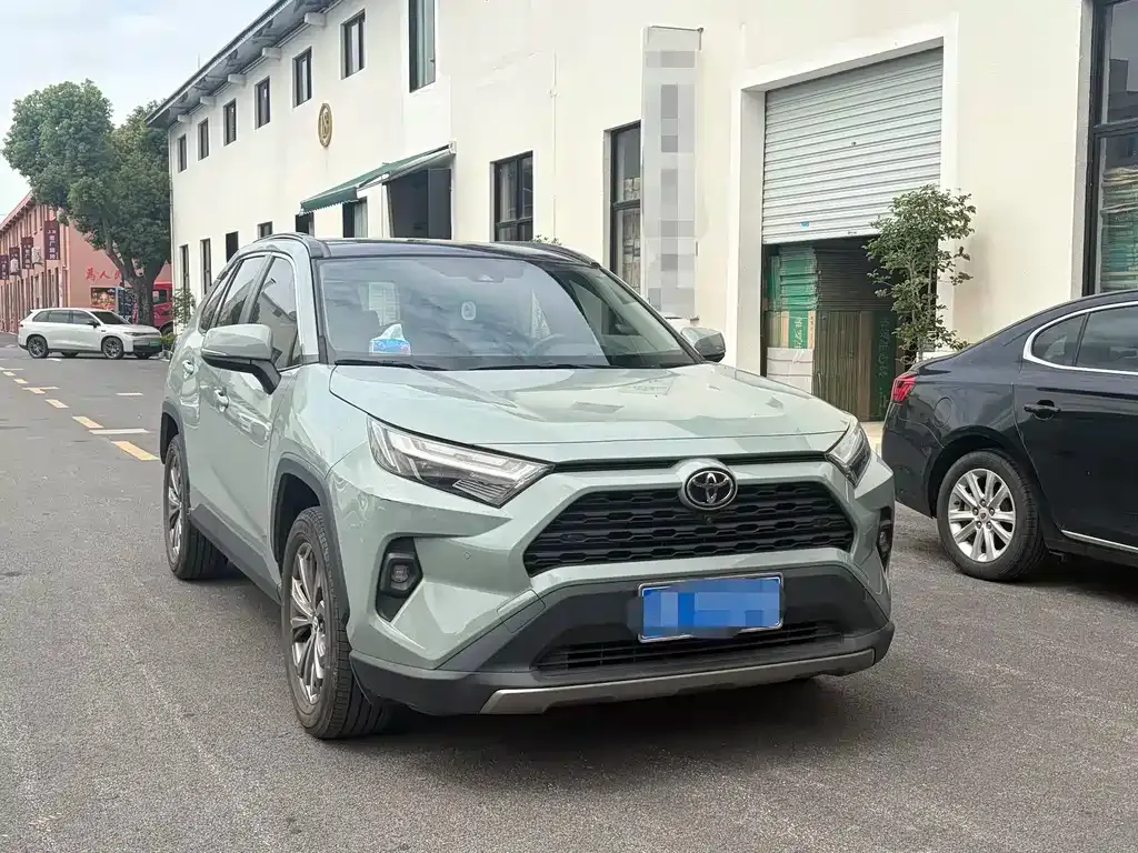 Toyota RAV4 — фото 9