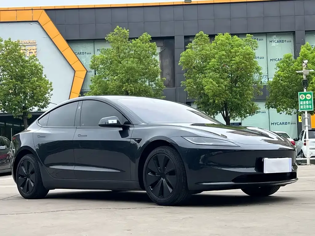 Tesla Model 3 — фото 8