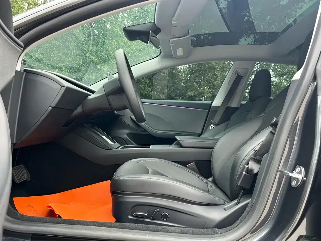 Tesla Model 3 — фото 4