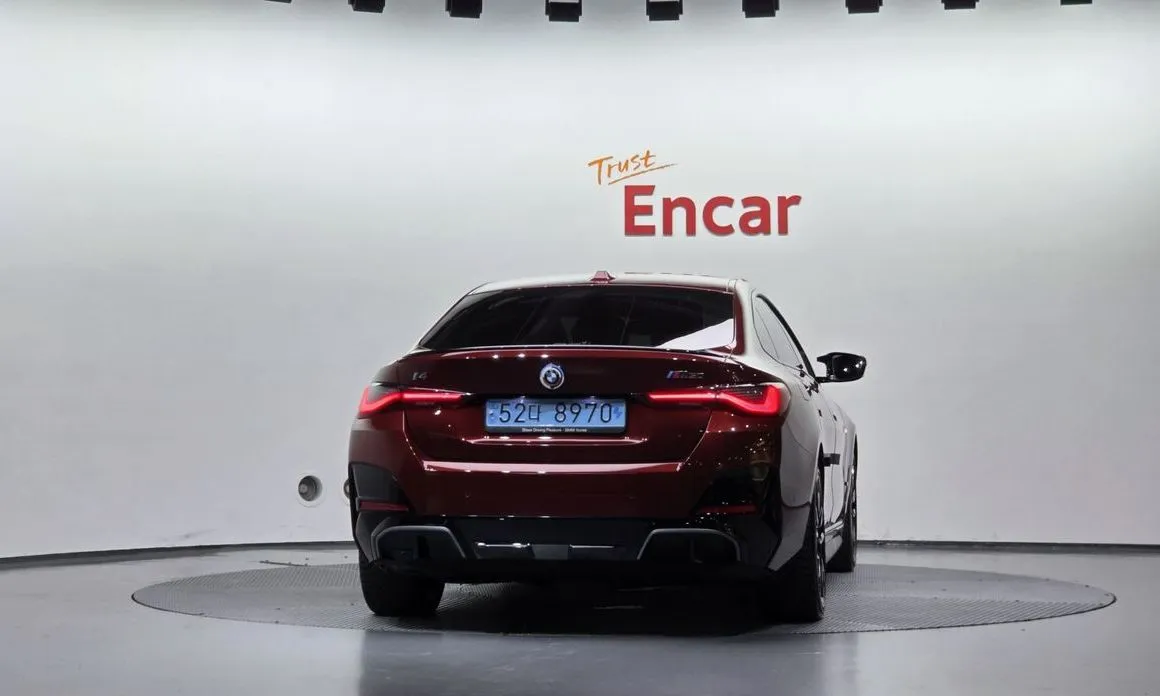 BMW i4 — фото 4