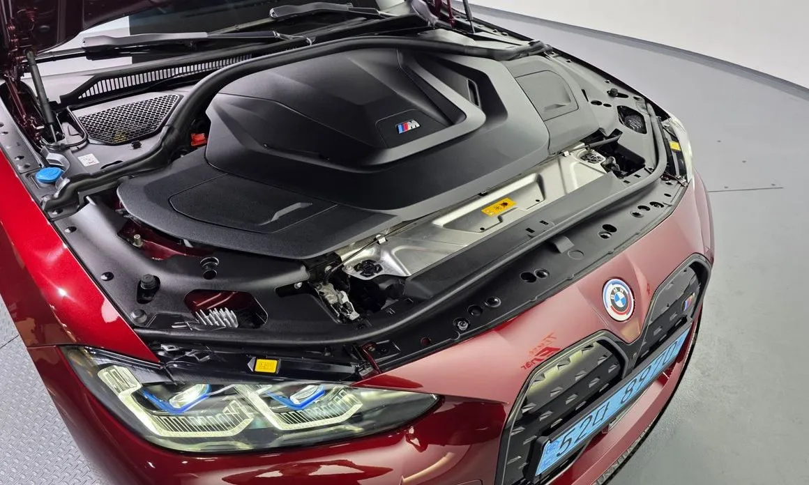 BMW i4 — фото 7