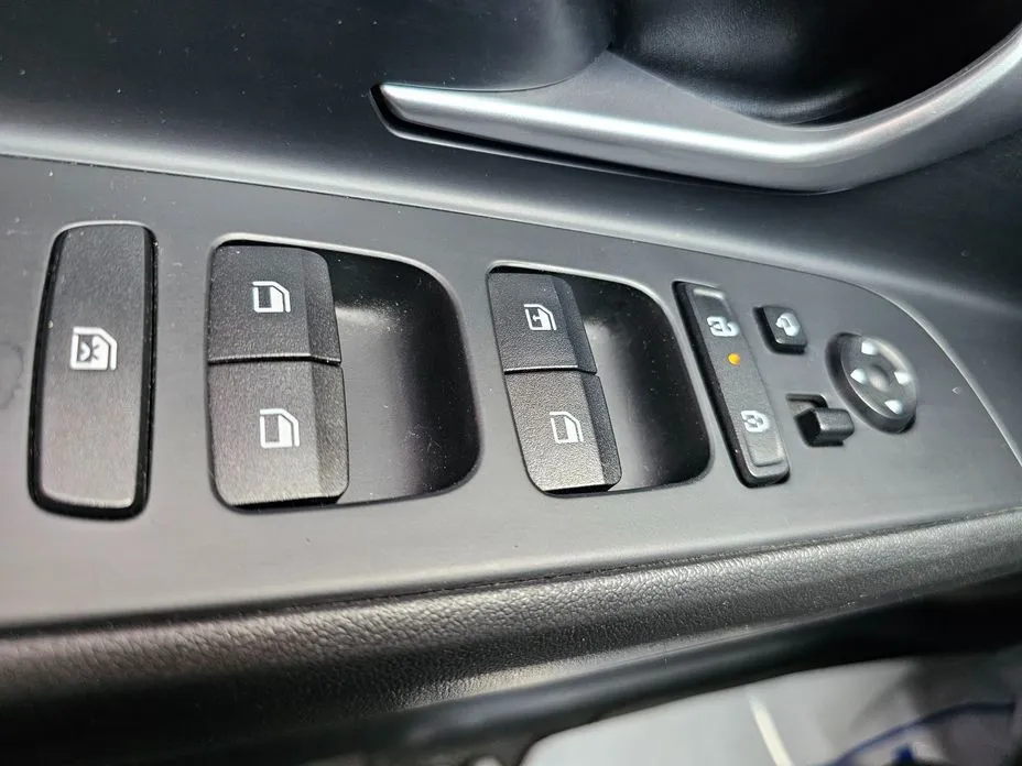 Hyundai AVANTE — фото 3