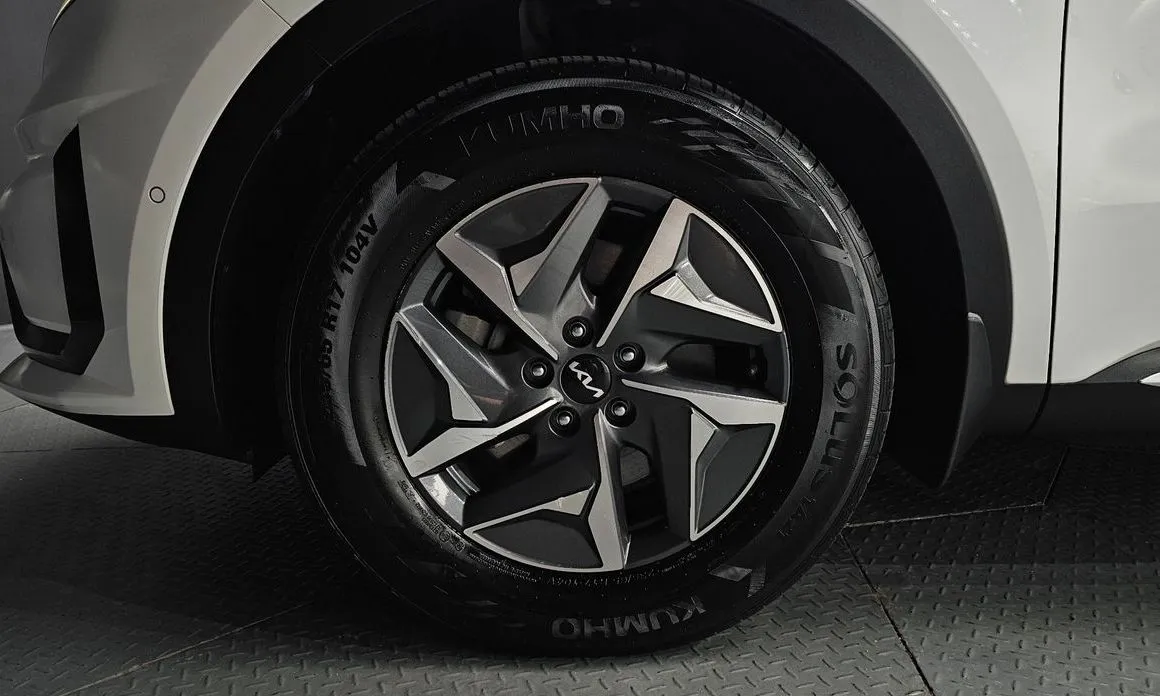 Kia Sorento — фото 7