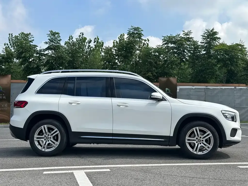 Mercedes-Benz GLB — фото 4
