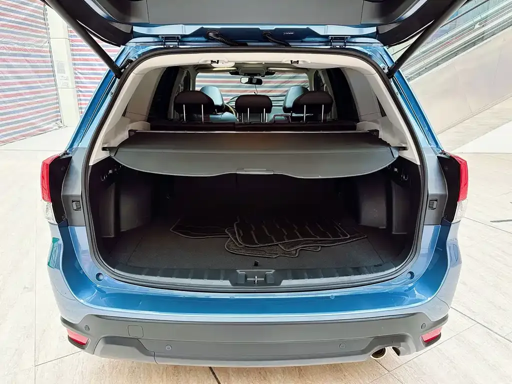 Subaru Forester — фото 4