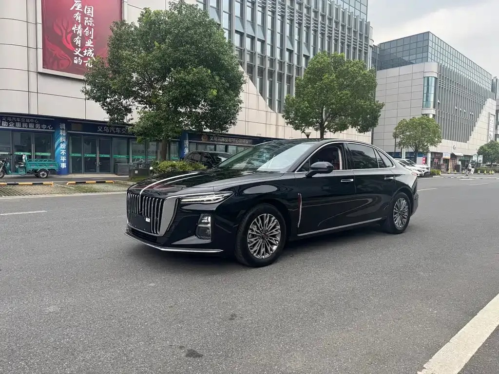 Hongqi H5 — фото 1