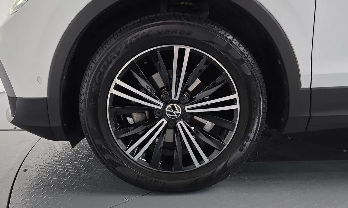Volkswagen Tiguan — фото 5