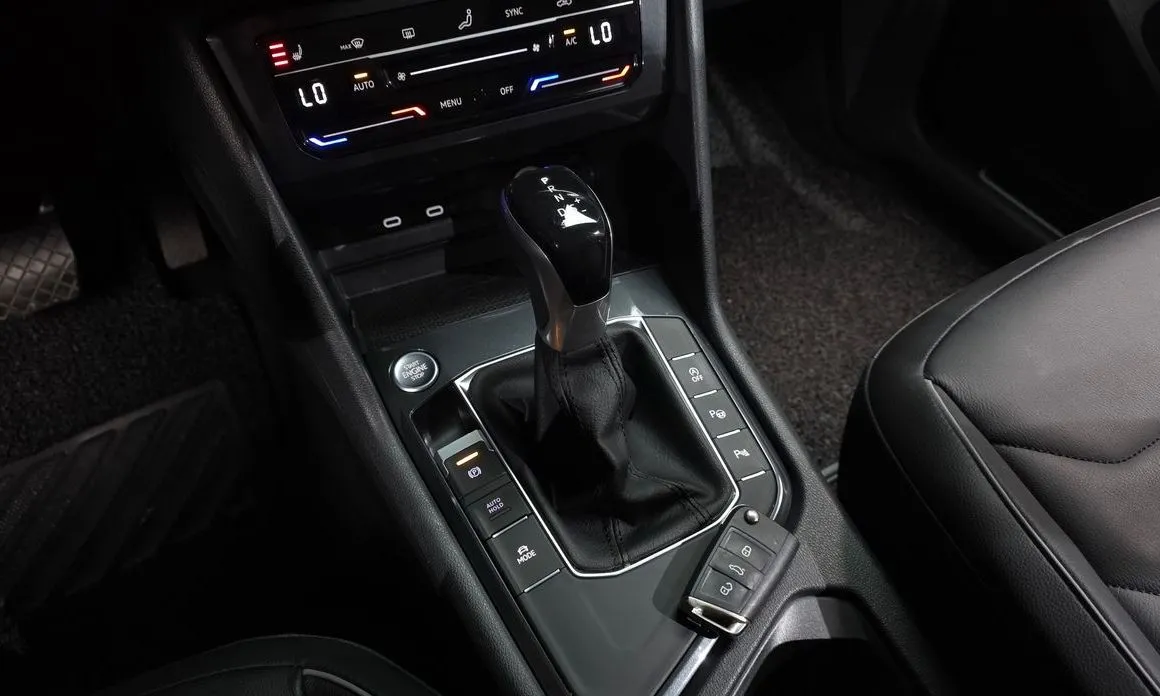 Volkswagen Tiguan — фото 8