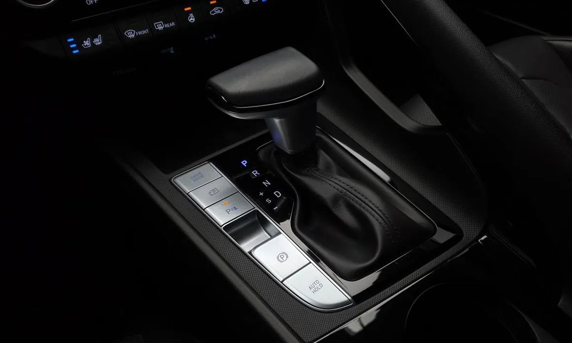 Hyundai AVANTE — фото 4