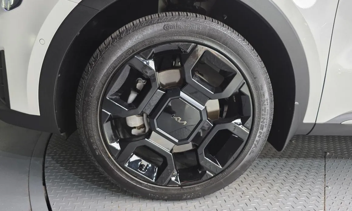 Kia Sorento — фото 6