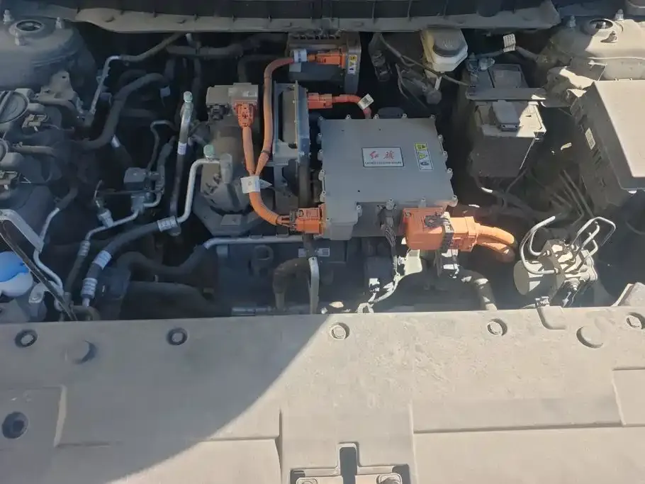 Hongqi E-QM5 — фото 7