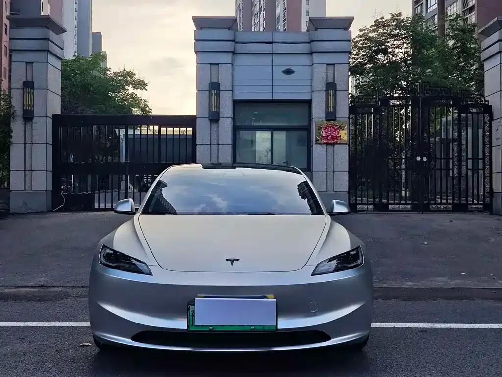 Tesla Model 3 — фото 8