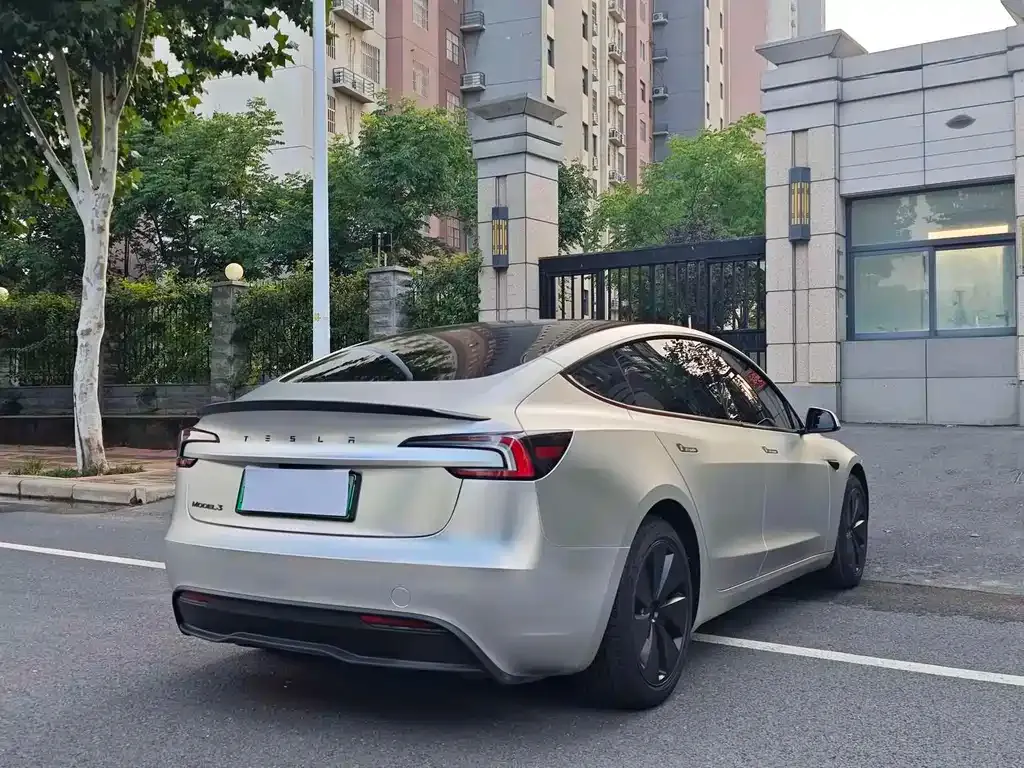 Tesla Model 3 — фото 6