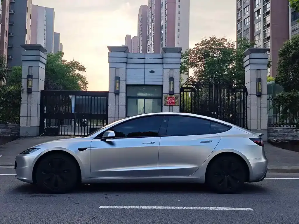 Tesla Model 3 — фото 3