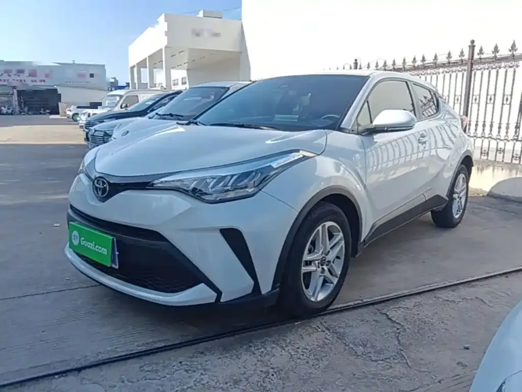 Toyota C-HR — фото 1