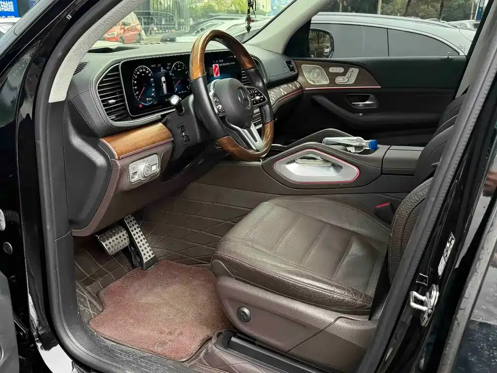 Mercedes-Benz GLS — фото 8