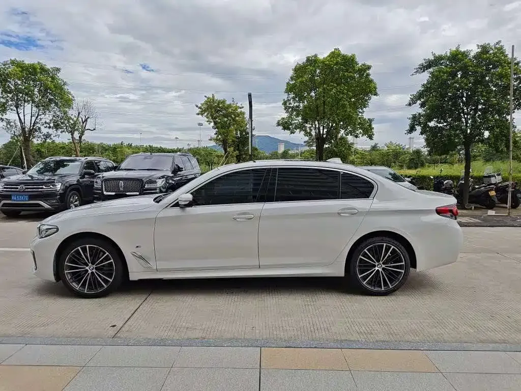 BMW 5 Series — фото 2