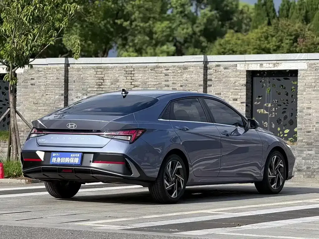 Hyundai Elantra — фото 6