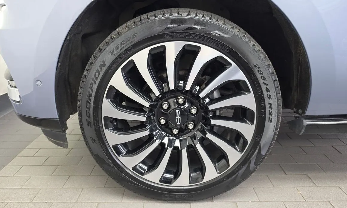 Lincoln Navigator — фото 10