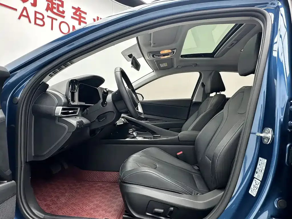 Hyundai Elantra — фото 10