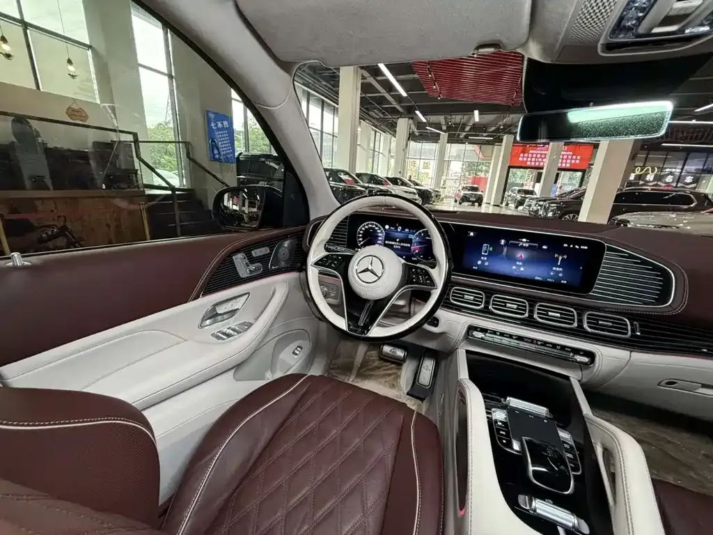 Mercedes-Benz GLS — фото 9