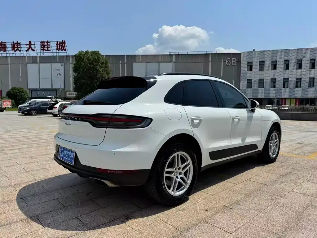 Porsche Macan — фото 9