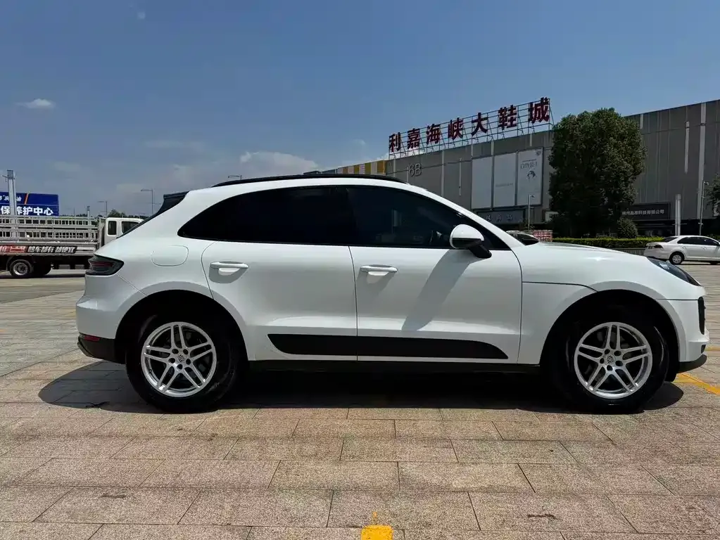 Porsche Macan — фото 10