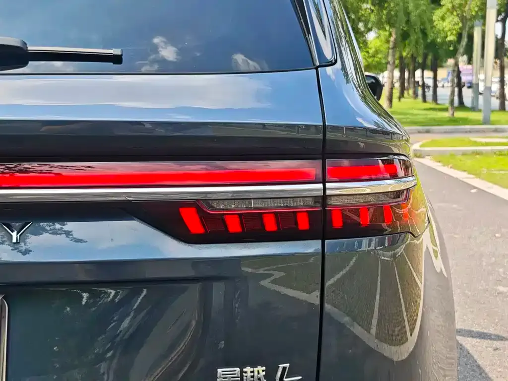 Geely Xingyue L — фото 3
