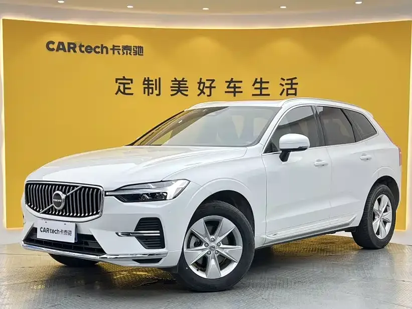 Volvo XC60 — фото 1