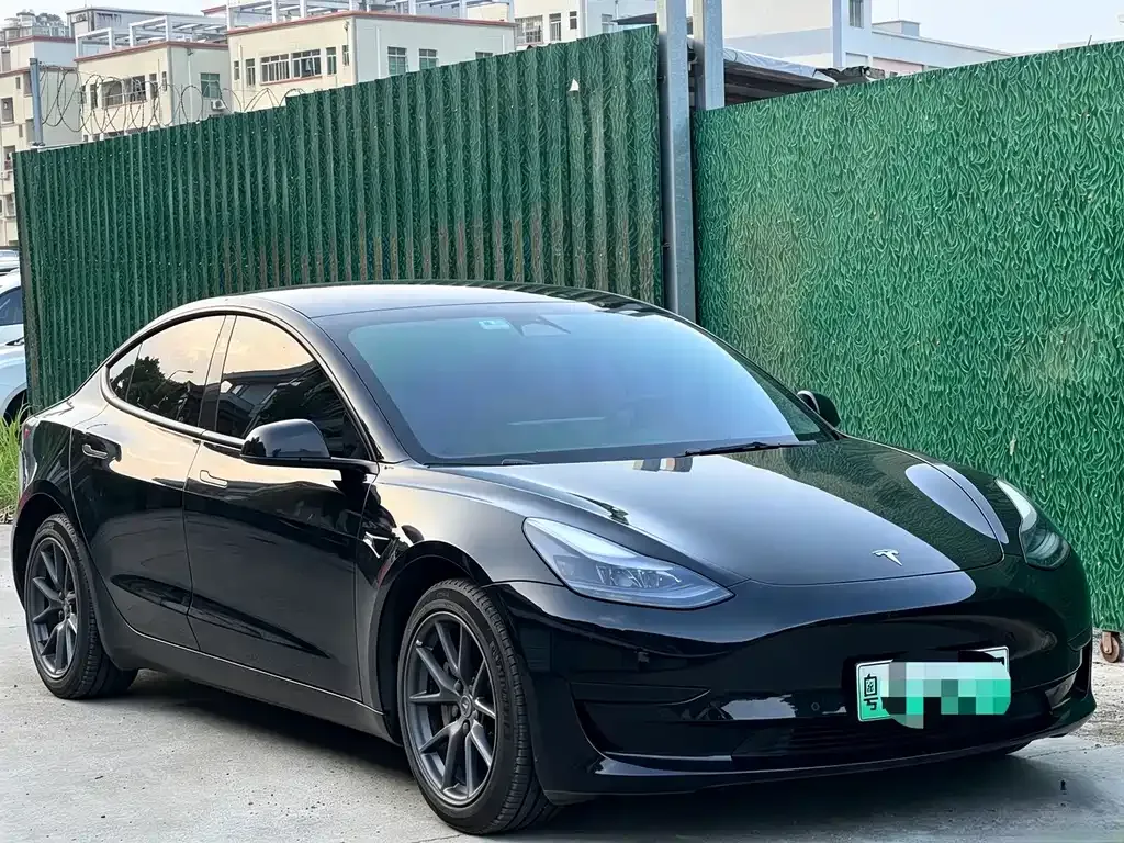 Tesla Model 3 — фото 6