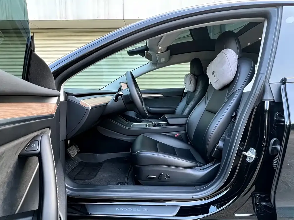 Tesla Model 3 — фото 8