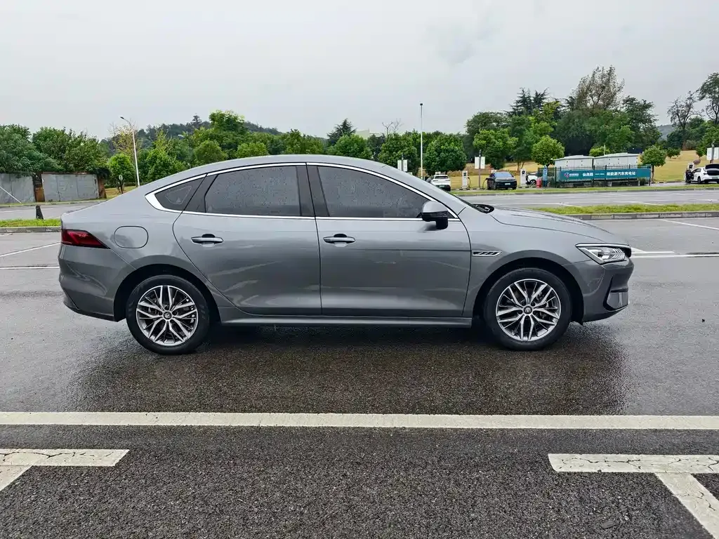 BYD Qin PLUS — фото 10