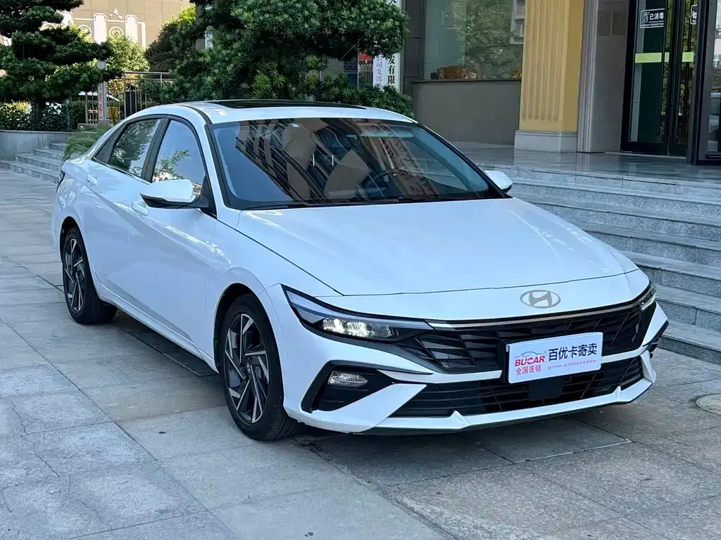 Hyundai Elantra — фото 8