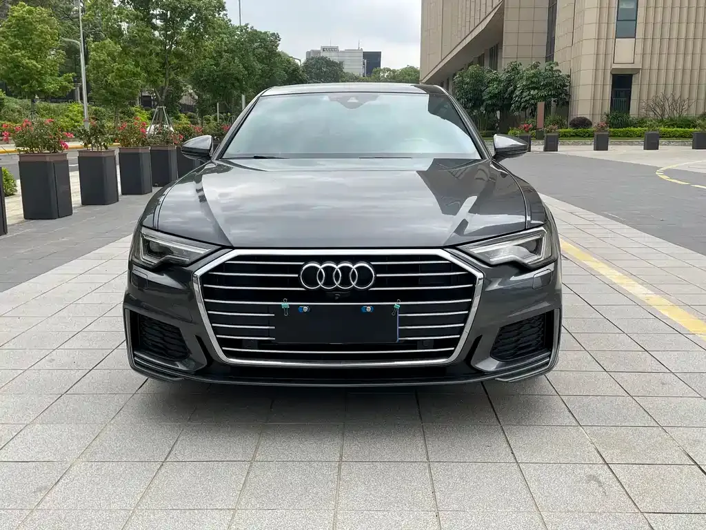 Audi A6L — фото 10