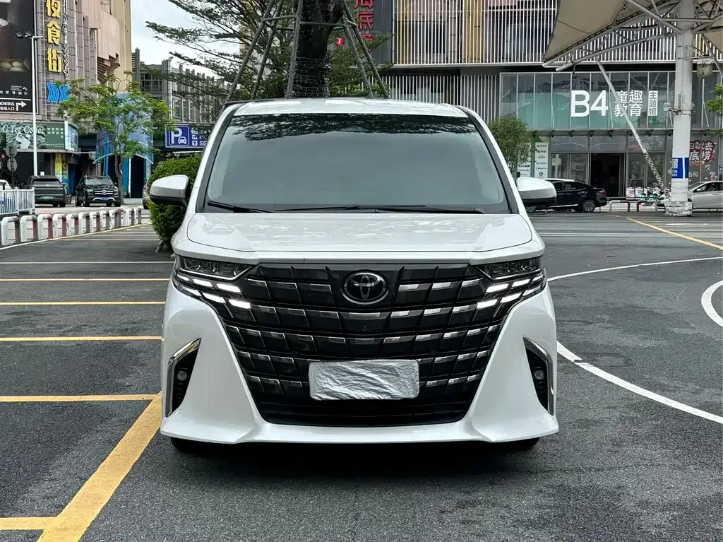 Toyota Alphard — фото 9