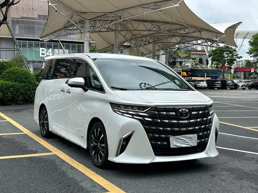 Toyota Alphard — фото 5