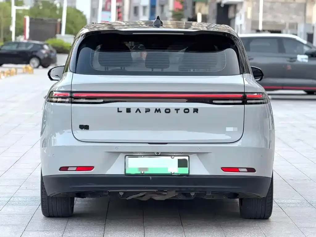 Leapmotor C10 — фото 3